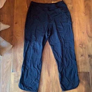 lululemon athletica Pants & Jumpsuits - Lululemon capri lululemon athletica Pants & Jumpsuits - Lululemon capri
